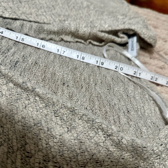 Cute tan knitted Cardigan Size Small - Picture 10 of 10